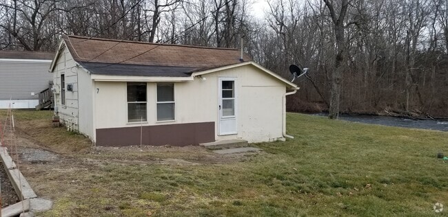 Building Photo - 7 Shoemakers Ln Rental