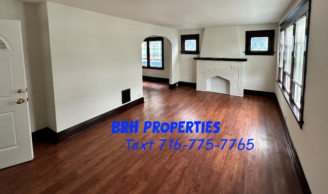 Photo - 100 Somerton Ave Unit Upper