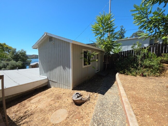 9198 Glenhaven Dr