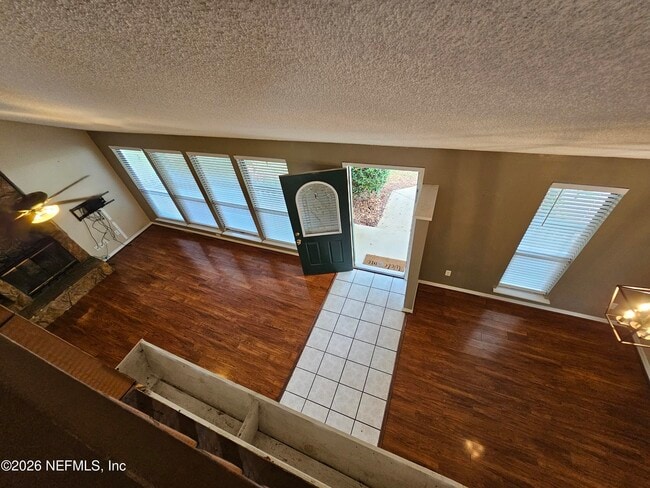 8176 Kilwinning Ln