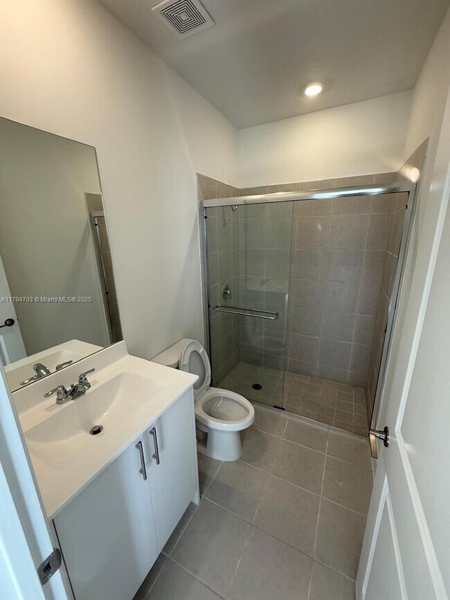 Photo - 132 NW 11th Ct