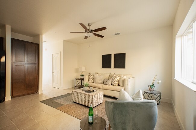 Photo - 938 N Olive Ave Townhome
