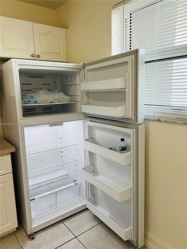 Photo - 2050 NW 89th Ave Unidad 108