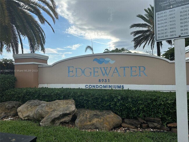 Photo - 8801 Wiles Rd Unidad 303