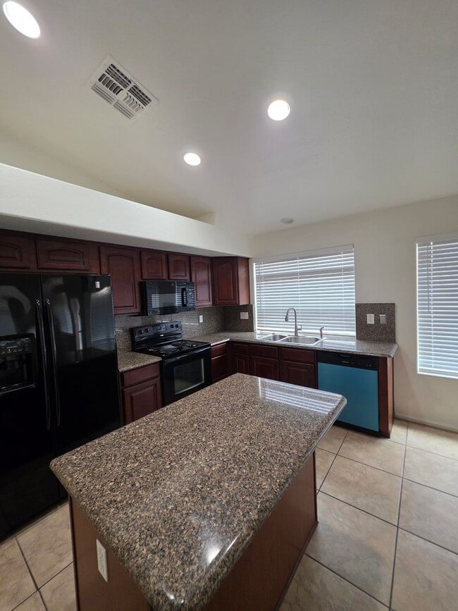 Photo - Single Story Large 4 bedroom- Maricopa