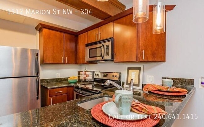 Photo - 1512 Marion St NW