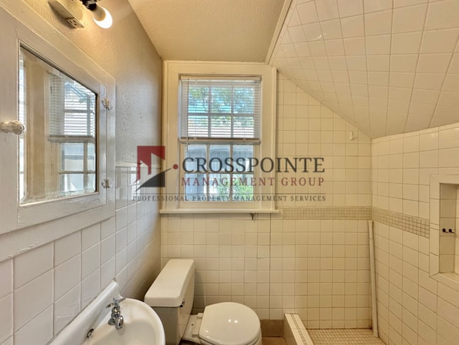 Photo - College Ave Triplex Unit B- Downstairs