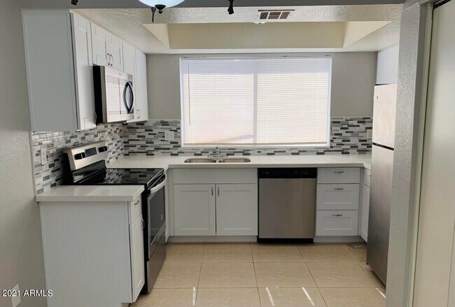 Photo - 1542 W Sahuaro Dr