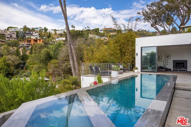 Photo - 1517 Oriole Ln