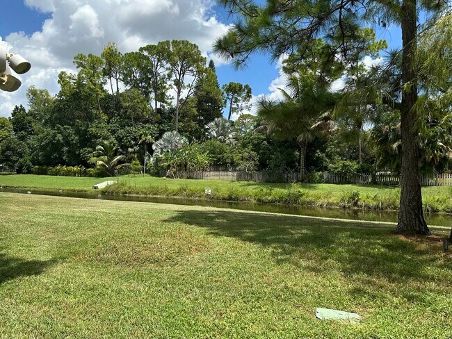 Photo - 319 Wood Dale Dr