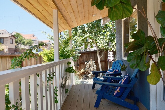 Photo - 261 S Ave 52