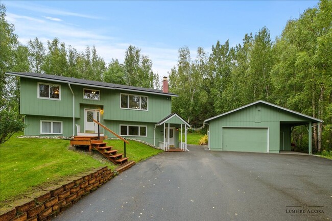 Beautiful 4 Bedroom 2 Bathroom House! - Beautiful 4 Bedroom 2 Bathroom House!