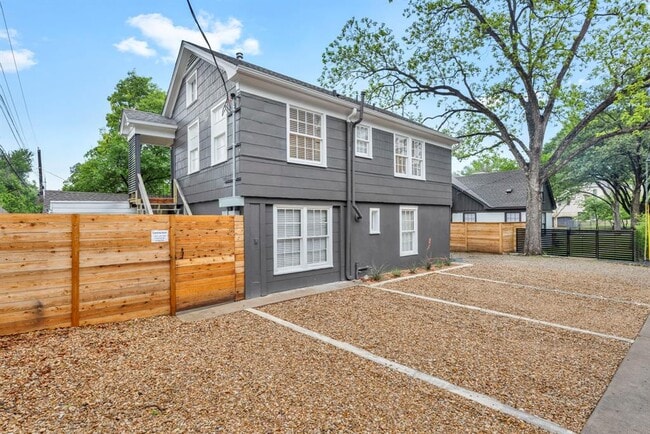 Photo - 2808 Jefferson St