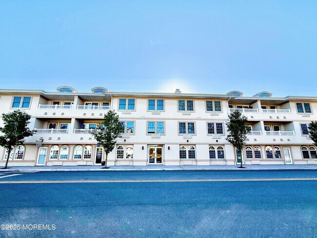 Photo - 2 Main St Unit 308