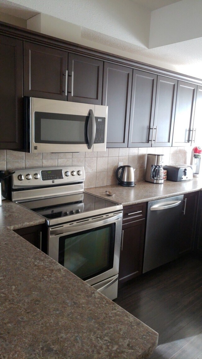 Photo - 3 Bed 2.5 Bath Unit in Fort Mcmurray, AB Unité 1
