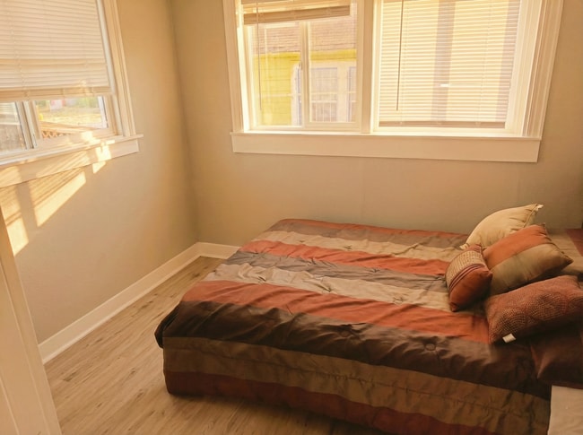 Photo - 8401 Plymouth St