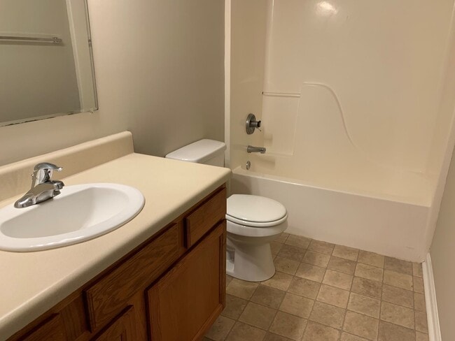 Photo - 448 Three Creeks Ct Unidad A