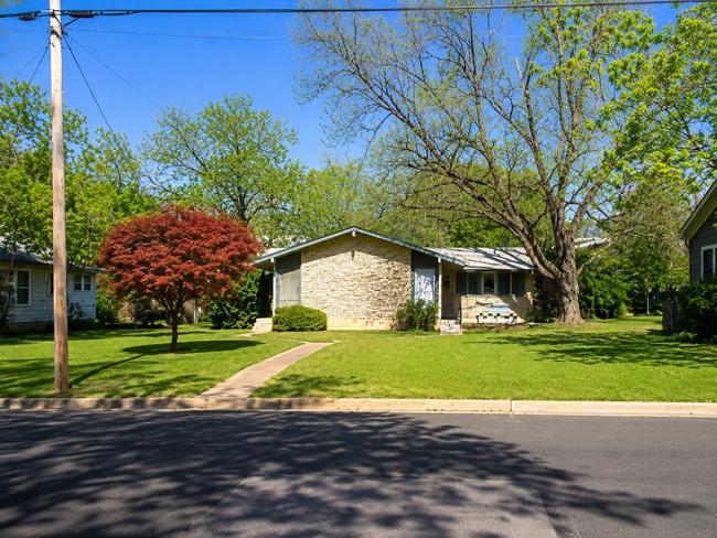 Building Photo - 4812 Avenue H Unit A