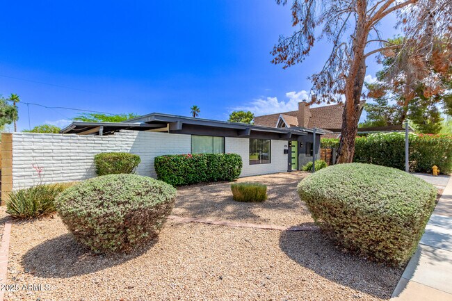 Photo - 3710 E Altadena Ave