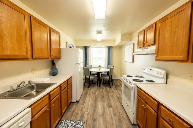 Woodridge Apartments