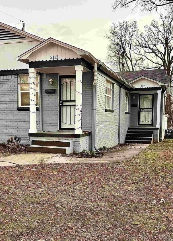 Building Photo - Duplex - 2117