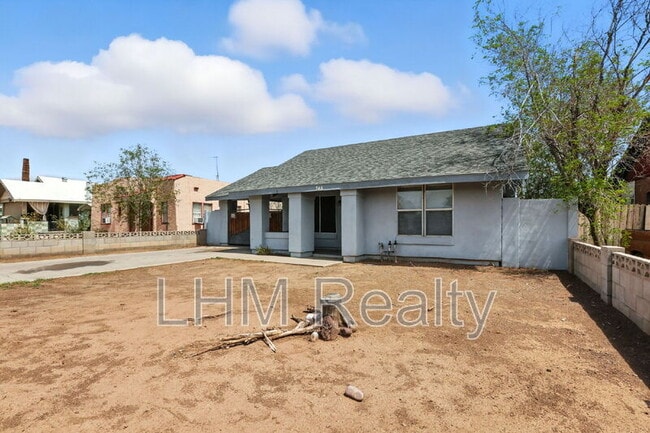 Photo - 345 N 15th St