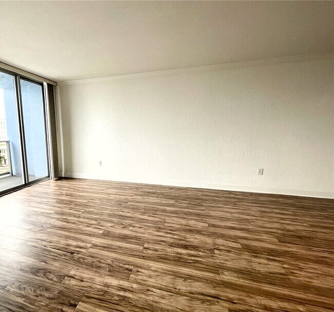 Photo - 401 69th St Unit 405