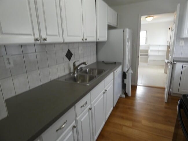 Photo - 26411 Belanger St