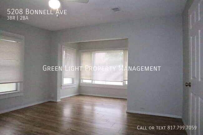 Photo - 5208 Bonnell Ave