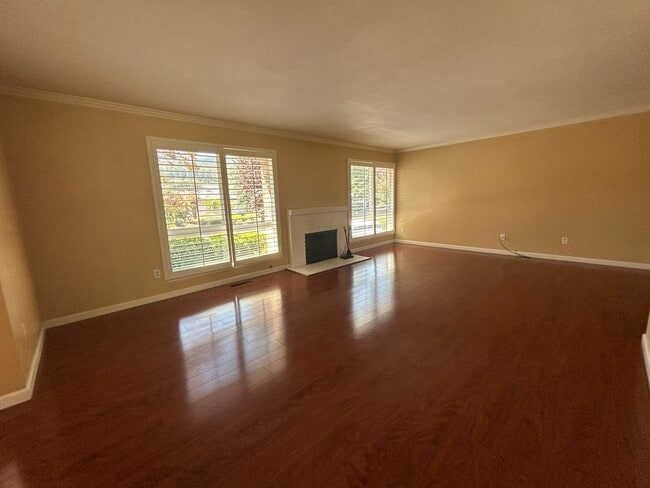 Photo - 245 Mockingbird Cir