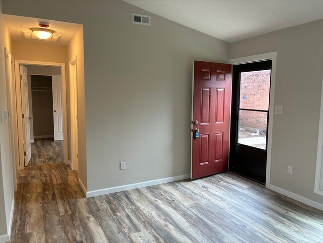 Photo - 1204 Hollowbrook Dr Unit 1204 Hollobrook Dr