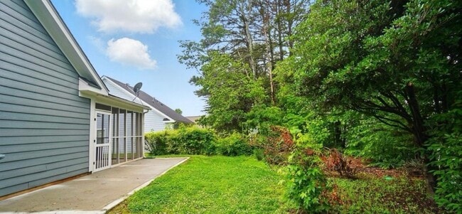 Photo - 317 Cedarcroft Dr