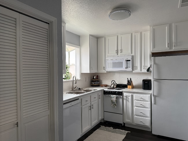 Photo - 8907 Amerigo Ave