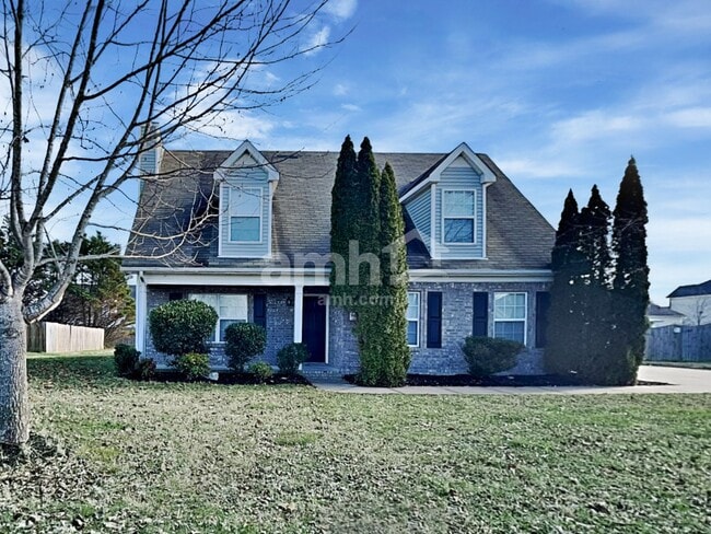 Building Photo - 1821 Saint Andrews Dr