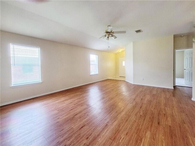 Photo - 503 Lafayette Square Dr