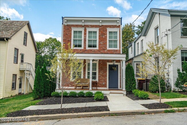 Photo - 4 N Circular St