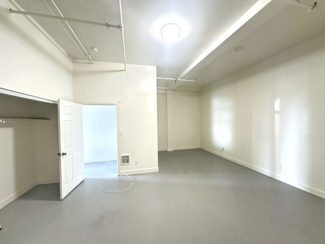 Photo - Chapman Unit A