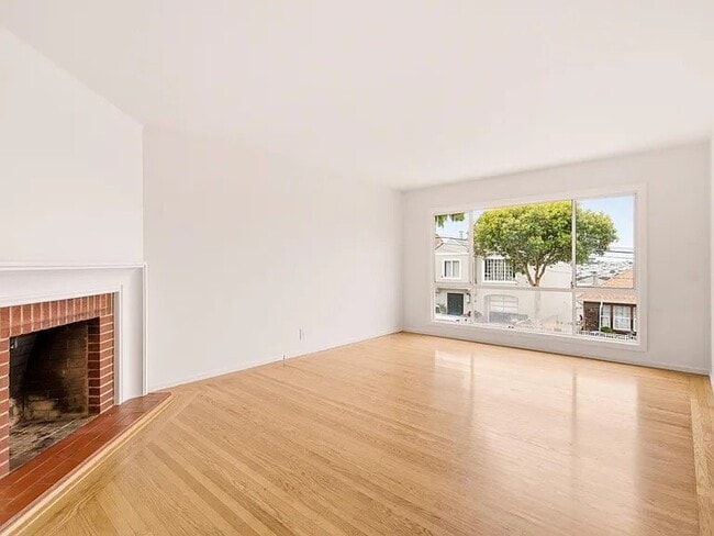 Photo - 577 Bellevue Ave