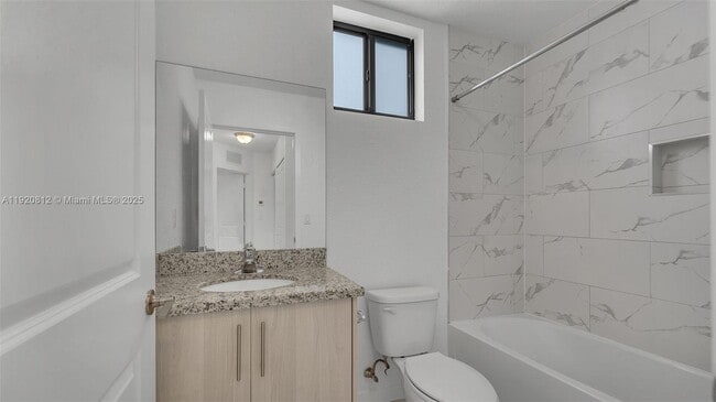 Photo - 2400 W 5th Way Unit 202