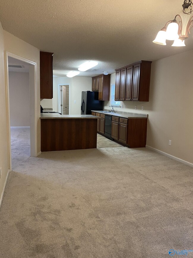 Photo - 219 Shadow Ct SW