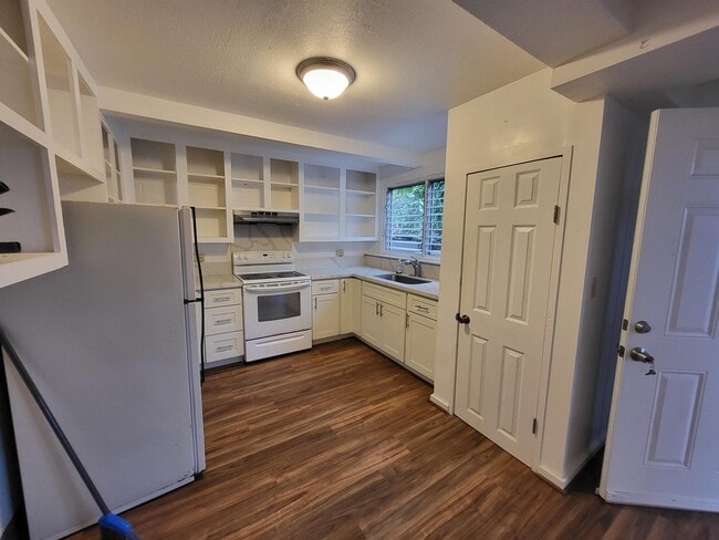 Photo - 3775 Anuhea St