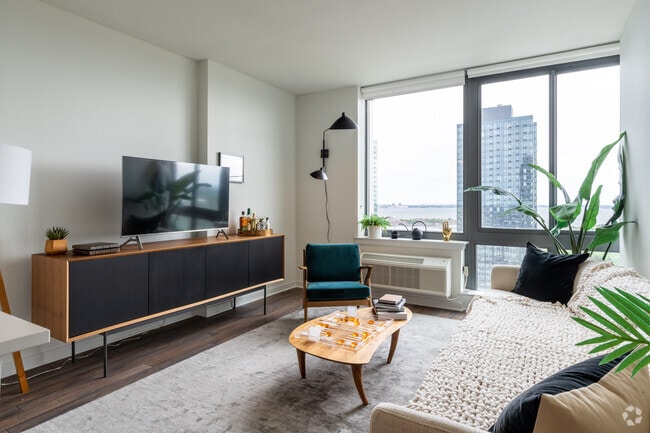 1BR, 1BA - 650SF