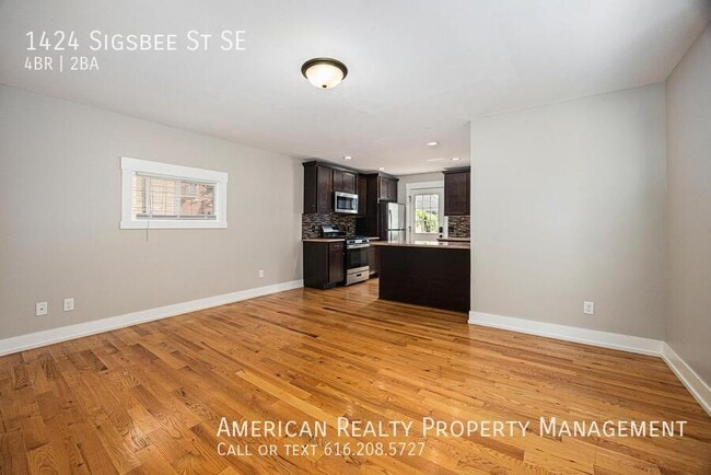 Photo - 1424 Sigsbee St SE
