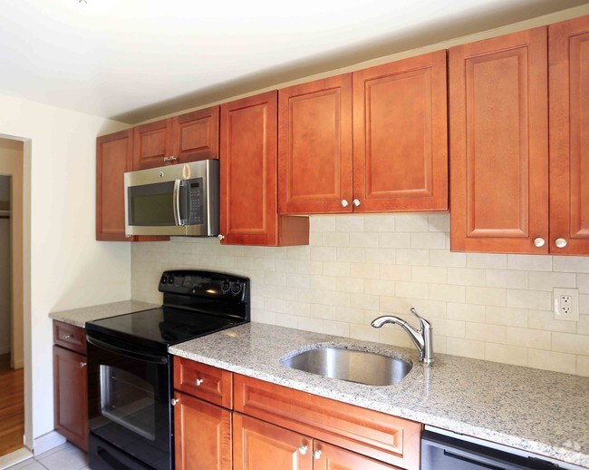 Scarsdale Fairway - Scarsdale Fairway Apartments