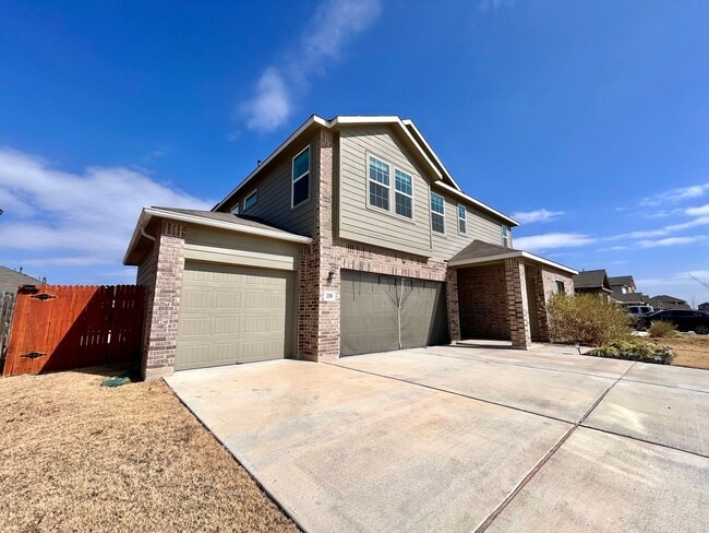 Photo - 208 Otter Rd