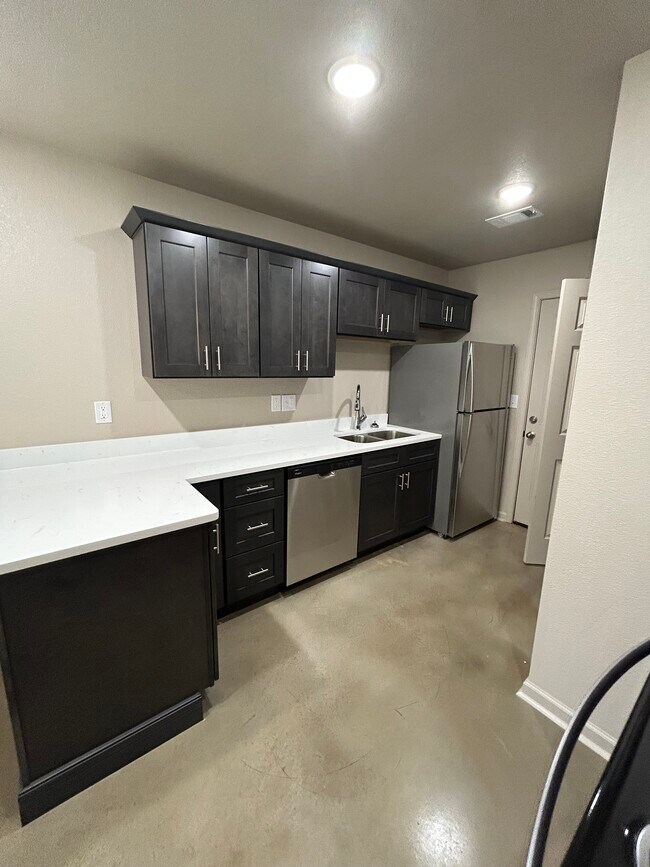 Photo - 3 Lawrence Road 434 Unit #G4