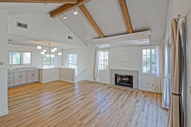 Photo - 606 N Juanita Ave