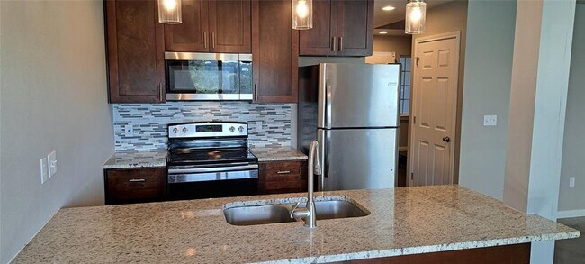 Photo - 5911 Lago Vista Way