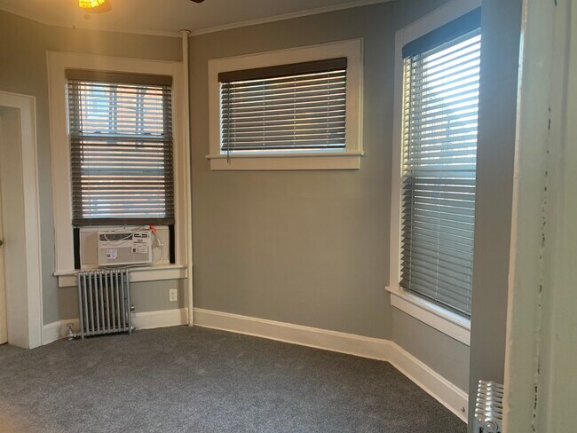 Dining room/Office - 116 North Ave W Unidad Apt#1