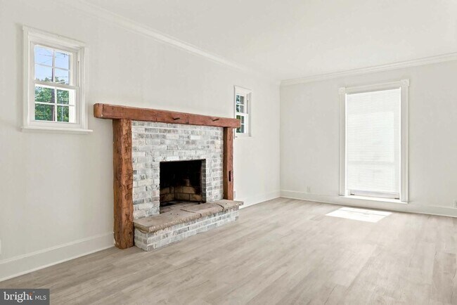 Photo - 471 N Elmwood Rd